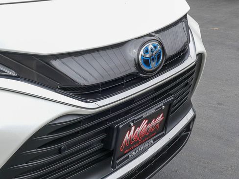 Used 2021 Toyota Venza XLE AWD/4WD image 5