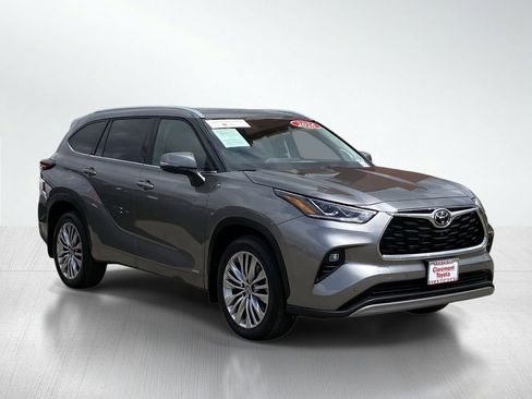 Certified 2026 Toyota Highlander Platinum AWD/4WD image 12