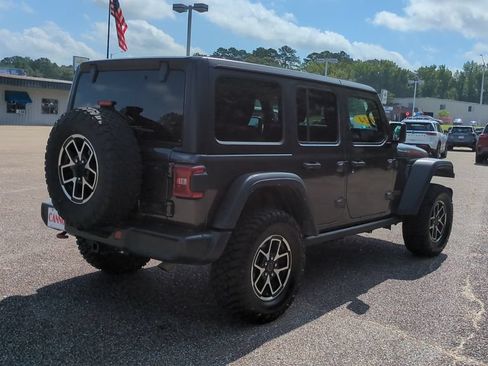 Used 2024 Jeep Wrangler Unlimited Rubicon AWD/4WD image 5