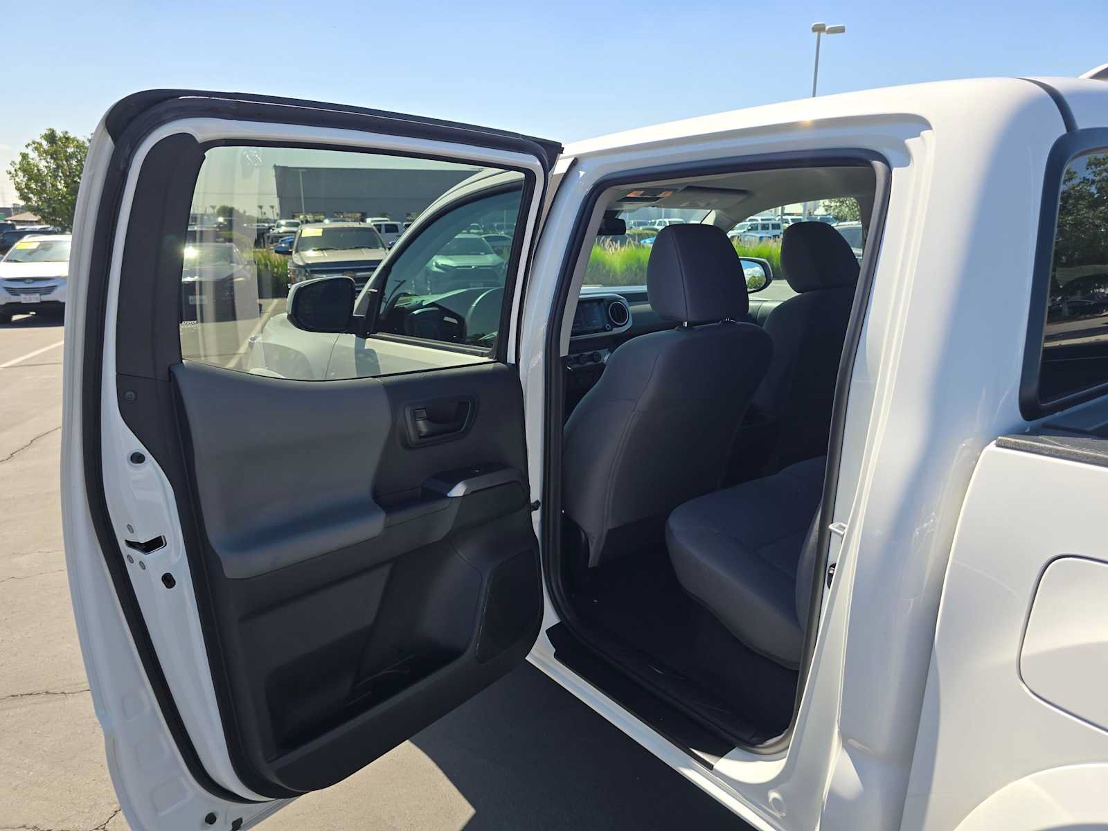 Certified 2022 Toyota Tacoma SR5 w/ SR5 Appearance Package (SM) RWD image 15