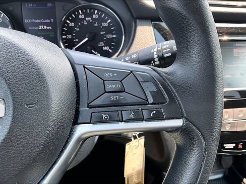 Used 2018 Nissan Rogue S AWD/4WD image 19