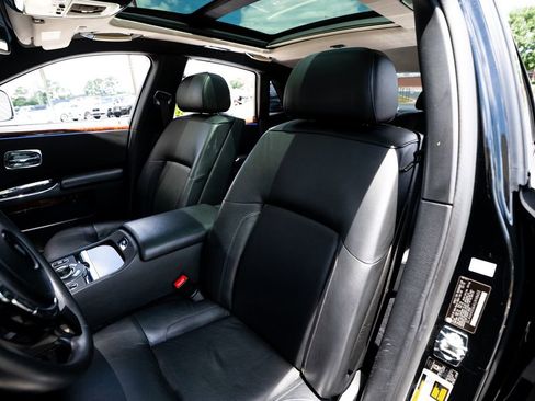 Used 2010 Rolls-Royce Ghost RWD image 31