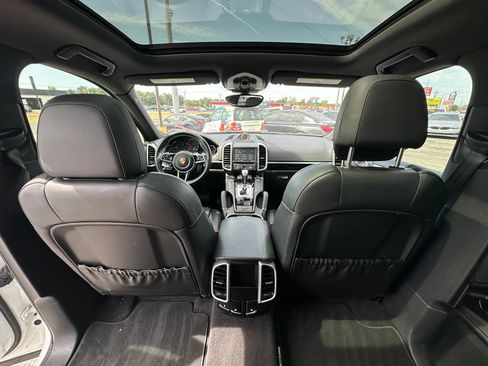 Used 2016 Porsche Cayenne AWD/4WD image 15