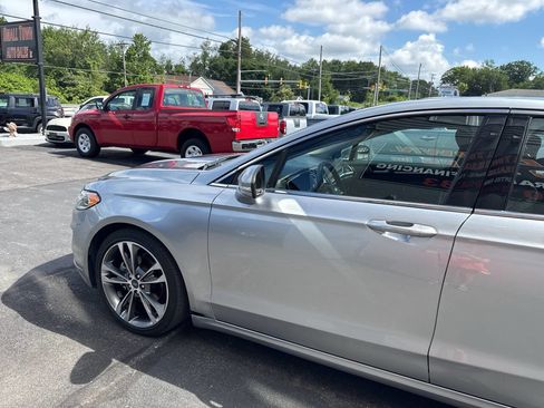 Used 2020 Ford Fusion Titanium image 5