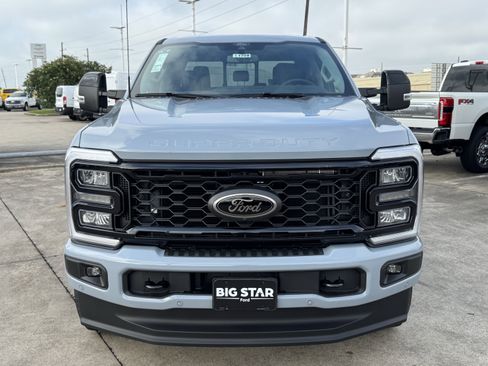 New 2026 Ford F250 Lariat w/ Black Appearance Package AWD/4WD image 3