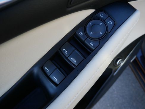 Used 2023 Buick Enclave Avenir w/ Avenir Technology Package image 22