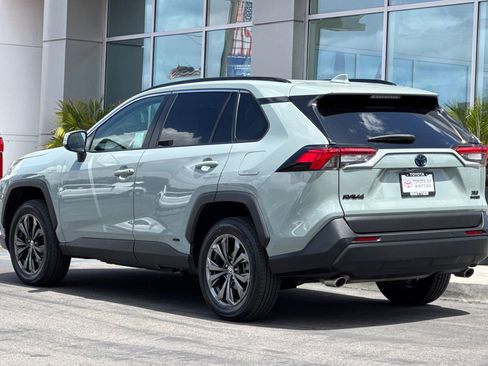 Certified 2022 Toyota RAV4 XLE Premium AWD/4WD image 8