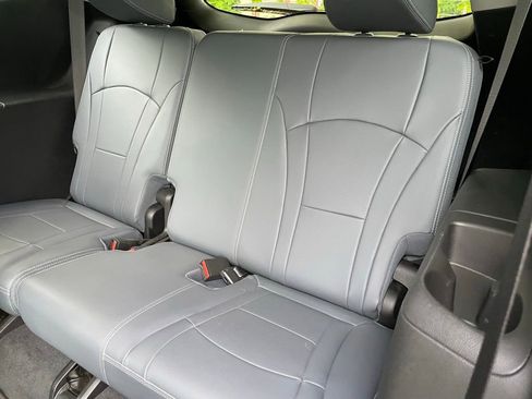 Used 2021 Buick Enclave Essence w/ Sport Touring Edition AWD/4WD image 8