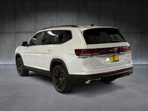 New 2026 Volkswagen Atlas SE FWD image 3