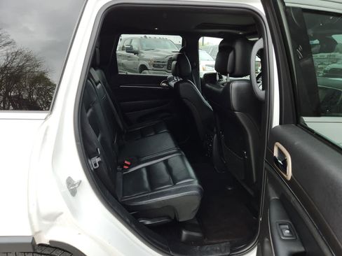 Used 2017 Jeep Grand Cherokee Limited image 23