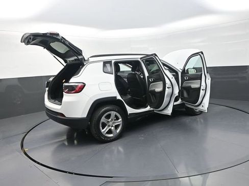 Used 2024 Jeep Compass Latitude AWD/4WD image 35