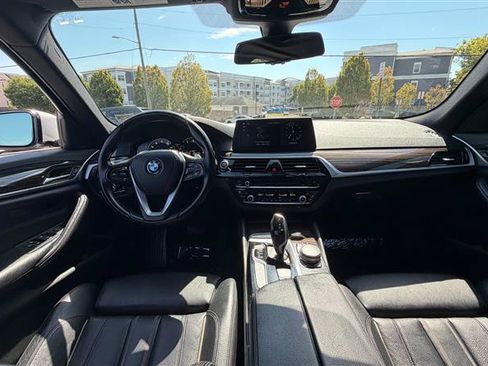 Used 2017 BMW 530i RWD image 22