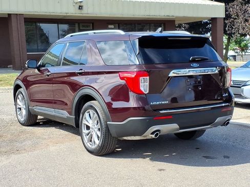 Used 2023 Ford Explorer Limited w/ Equipment Group 301A AWD/4WD image 3