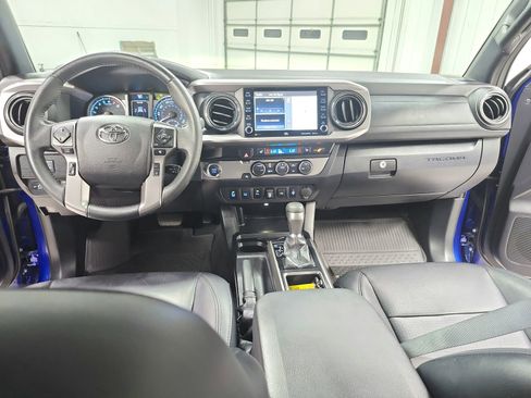 Used 2022 Toyota Tacoma Limited RWD image 24