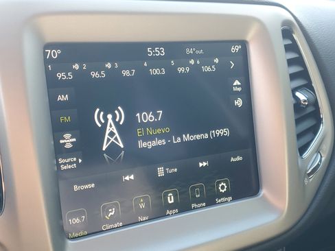 Used 2021 Jeep Compass Latitude FWD image 26