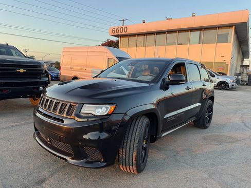 Used 2018 Jeep Grand Cherokee Trackhawk image 3