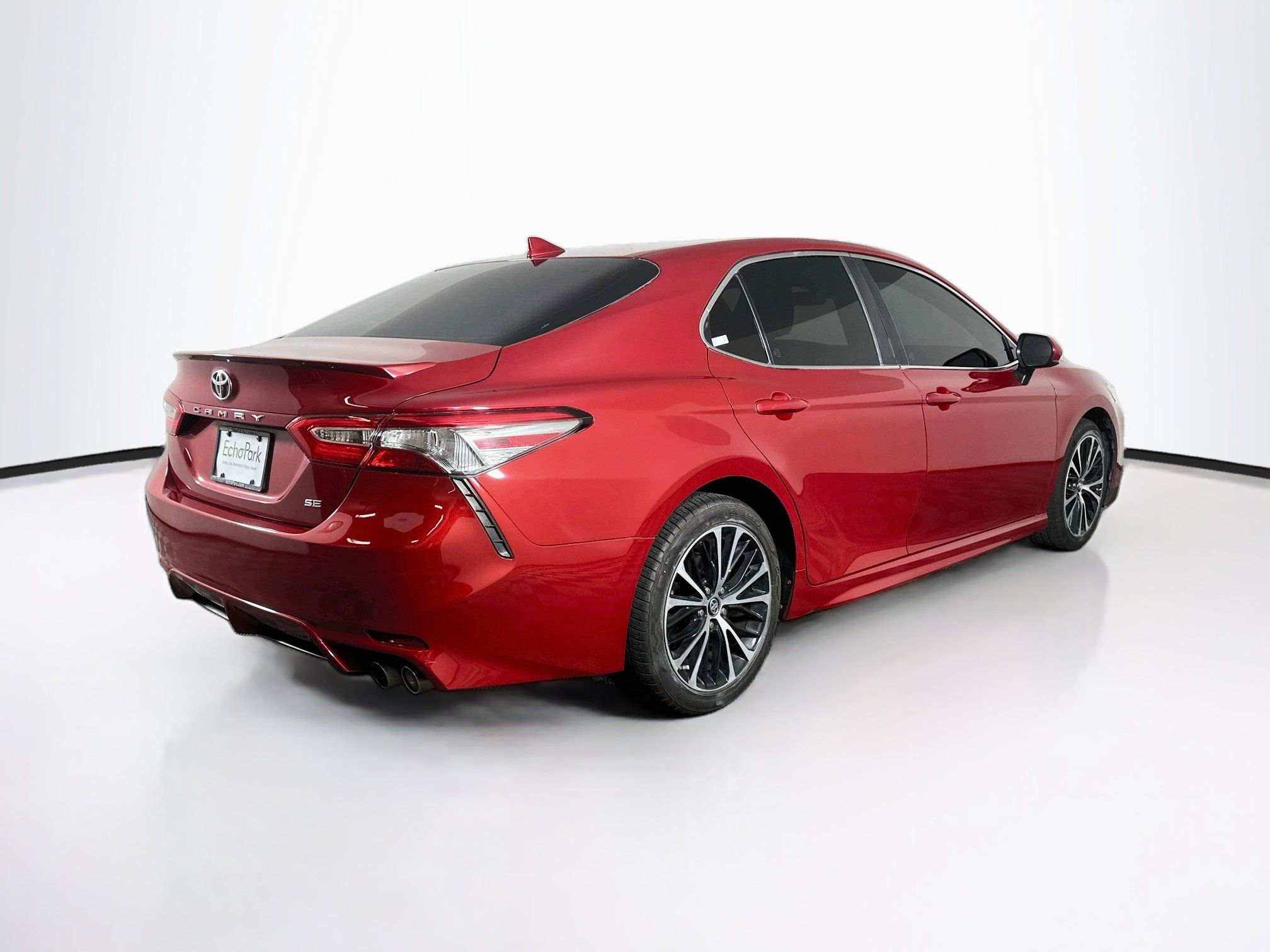 Used 2019 Toyota Camry SE w/ Carpet Mat Package FWD image 9