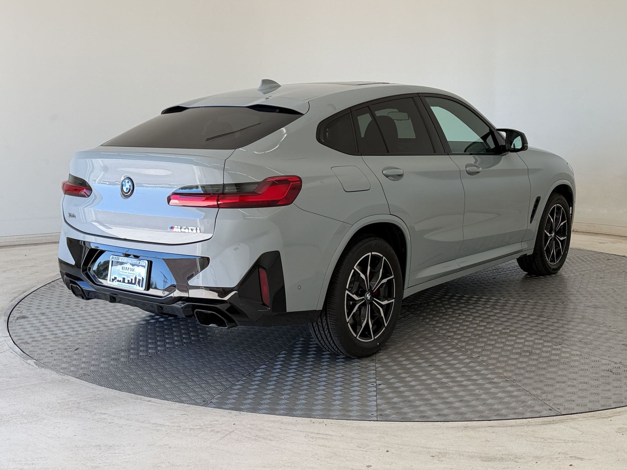 Certified 2024 BMW X4 M40i w/ Premium Package AWD/4WD image 9