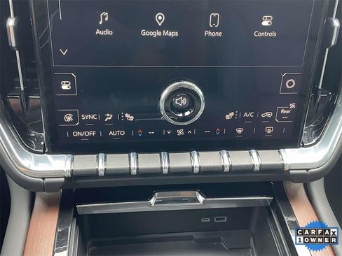 Used 2025 GMC Yukon Denali image 28