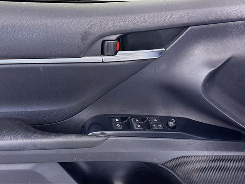 Used 2018 Toyota Camry SE image 15