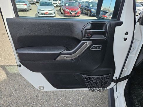 Used 2018 Jeep Wrangler Unlimited Sport S image 9
