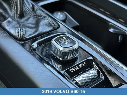 Used 2019 Volvo S60 T5 Momentum w/ Premium Package FWD image 24