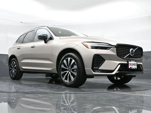 New 2025 Volvo XC60 B5 Core w/ Protection Package Premier AWD/4WD image 41
