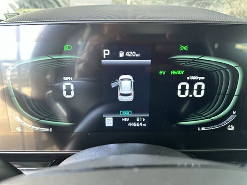 Certified 2023 Kia Niro EX image 10