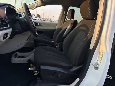 Used 2024 Chrysler Voyager LX FWD image 14