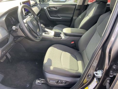 Used 2024 Toyota RAV4 XLE Premium image 18