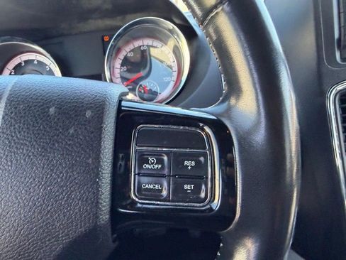 Used 2020 Dodge Grand Caravan SXT FWD image 14