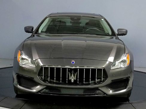 Used 2017 Maserati Quattroporte S GranSport image 2