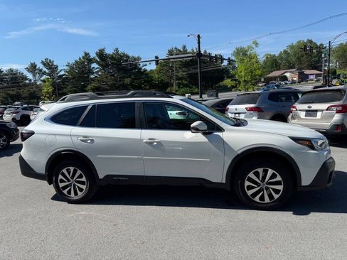 Used 2022 Subaru Outback Premium AWD/4WD image 5