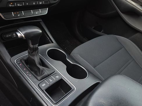 Used 2019 Kia Sorento LX w/ LX Convenience Package image 28