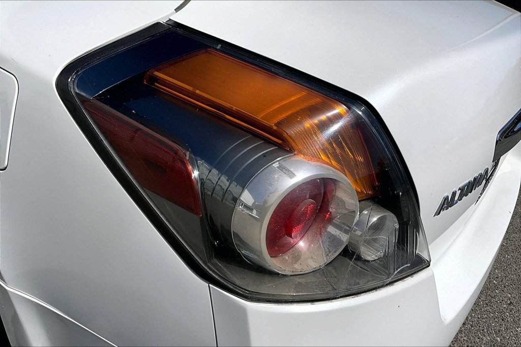 Used 2011 Nissan Altima 2.5 S FWD image 23