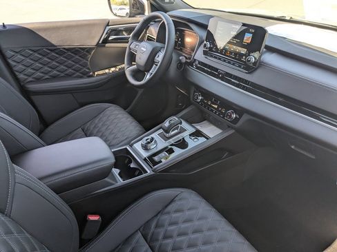 New 2026 Nissan Rogue Platinum AWD/4WD image 30