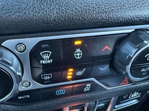 Used 2024 Jeep Wrangler Unlimited w/ Convenience Group image 21