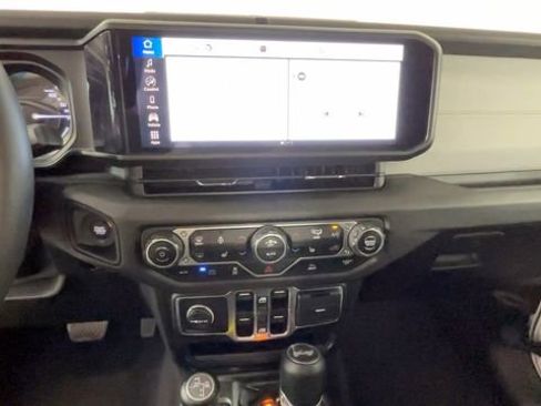 Used 2024 Jeep Wrangler Unlimited w/ Convenience Group AWD/4WD image 33