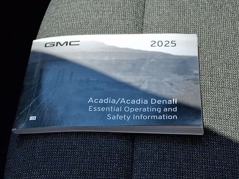 Used 2025 GMC Acadia Elevation FWD image 27