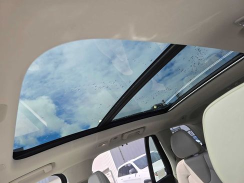 Certified 2023 Volvo XC90 T8 Ultimate AWD/4WD image 25