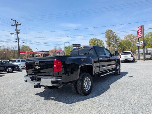Used 2019 Chevrolet Silverado 3500 LTZ w/ LTZ Plus Package image 7