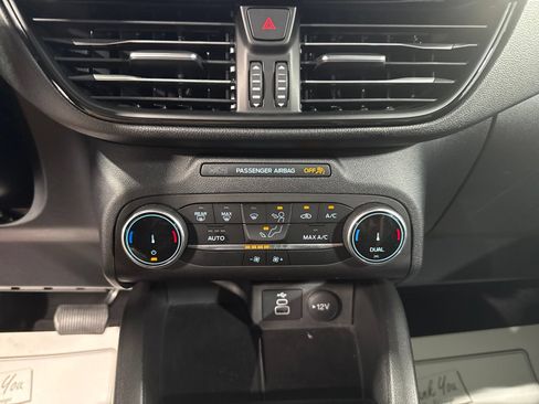 Used 2025 Ford Escape ST-Line AWD/4WD image 29