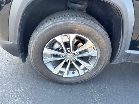 Used 2025 Chevrolet Equinox LT FWD image 24