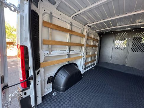 Used 2025 RAM ProMaster 2500 w/ U-Haul Equipment Group FWD image 16