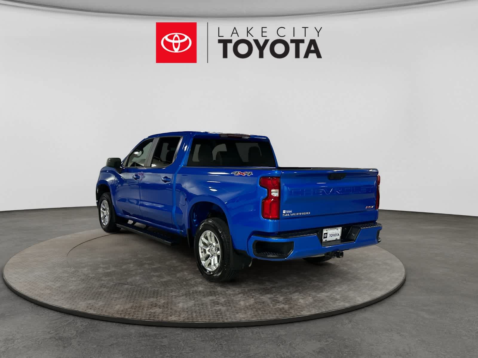 Used 2025 Chevrolet Silverado 1500 RST AWD/4WD image 5