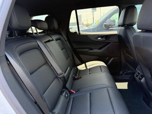 Used 2026 Chevrolet Equinox LT w/ Convenience Package II AWD/4WD image 14
