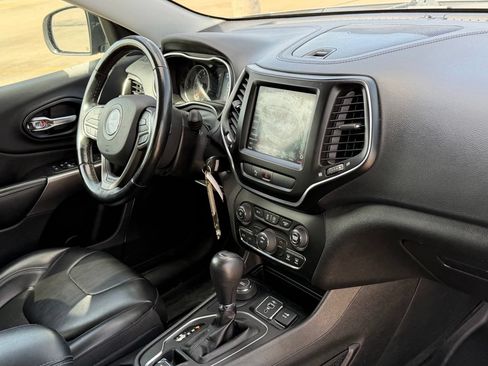 Used 2020 Jeep Cherokee Latitude w/ Quick Order Package 26F North AWD/4WD image 39