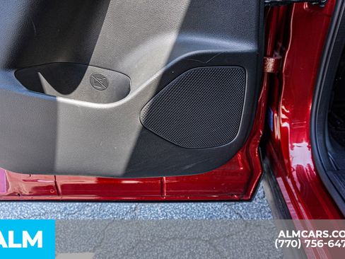 Used 2025 Nissan Rogue SV image 57