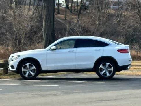 Used 2018 Mercedes-Benz GLC 300 4MATIC Coupe image 6
