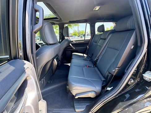 Used 2022 Lexus GX 460 Premium w/ Premium Package AWD/4WD image 31